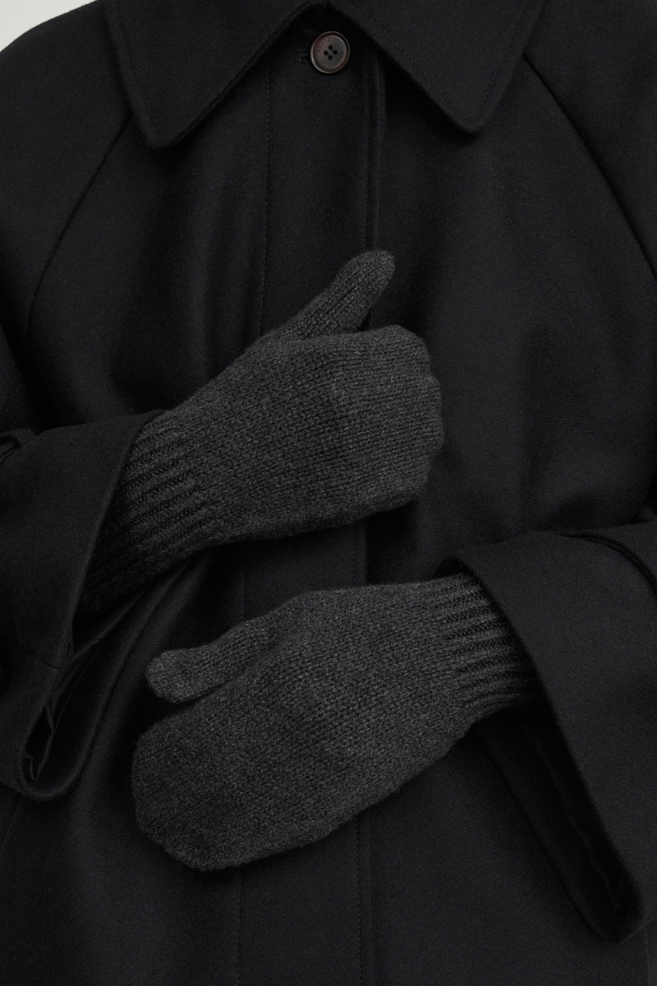 Skall Studio Skall mittens Mittens Dark Grey Melange